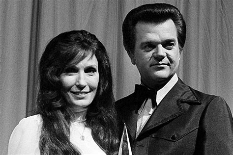 'Louisiana Woman, Mississippi Man': The Story Behind Loretta & Conway's ...