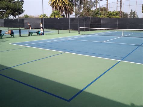 Can Pickleball Be Played On A Tennis Court?