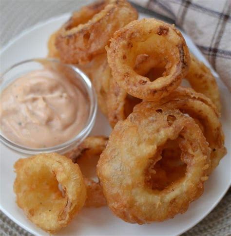 Beer Battered Onion Rings with Dipping Sauce | Recipe | Beer battered ...