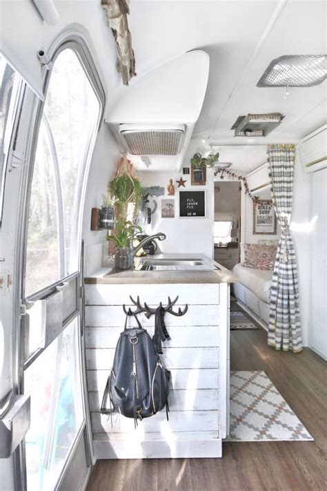 15+ Camper Remodel Ideas That Will Inspire You to Hit the Road