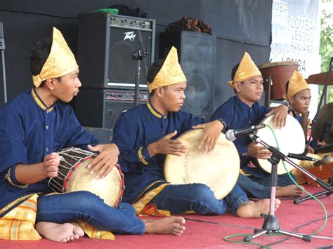 √ Tari Zapin : Tarian Melayu dengan Gerakan yang Penuh Makna