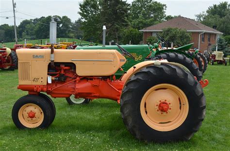 Photo Gallery: Massive Antique Tractor Collection 30 Years in the ...