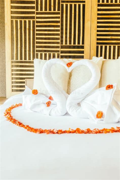 Swan towel stock image. Image of rose, bedding, romance - 70323407