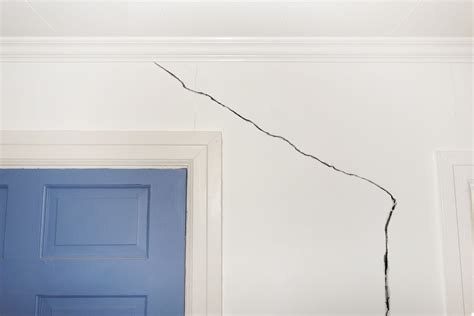 How to Fix Cracks in Drywall