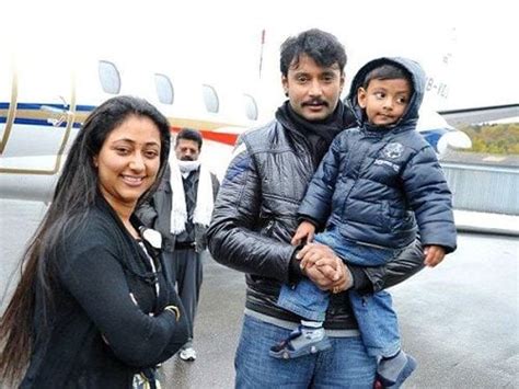 Darshan Thoogudeep Height, Age, Wife, Biography » StarsUnfolded