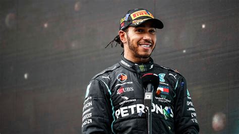 Report: Lewis Hamilton, Mercedes close to reaching new contract - CGTN