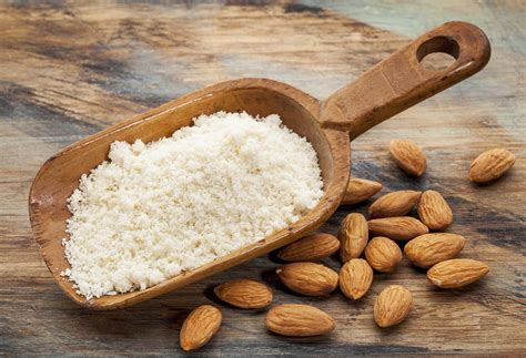 Almond Flour vs Almond Meal - Nutrition Facts, Carbs, Calories & Fats