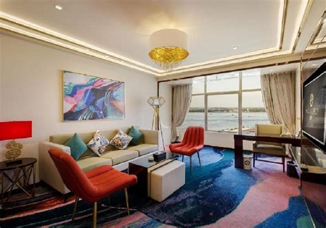 HOTEL NAGAWORLD | ⋆⋆⋆⋆⋆ | PHNOM PENH, CAMBODIA | SEASON DEALS FROM $123