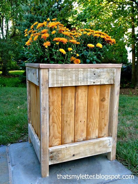 32 Best DIY Pallet and Wood Planter Box Ideas and Designs for 2021