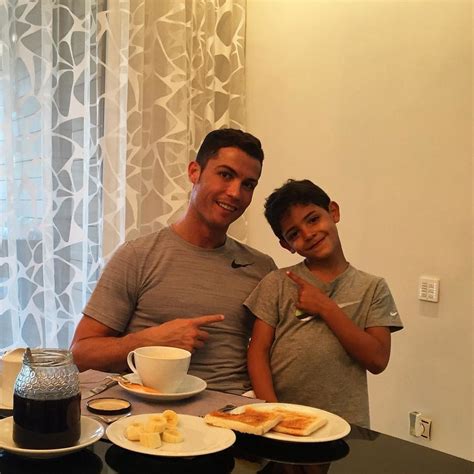 Cristiano Ronaldo Family Pictures | POPSUGAR Latina