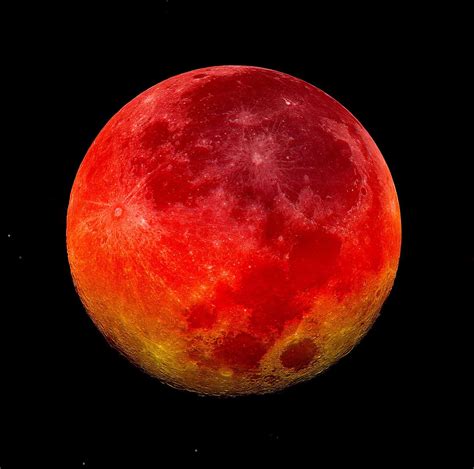 Incredible picture of the red Moon during the eclipse (with explanation)