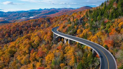 Fall color means big business for NC mountains | wcnc.com