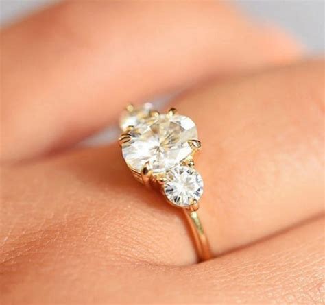 Yellow Gold Oval Cut Engagement Ring 8x6 Mm Oval Ring 2 Ctw - Etsy UK