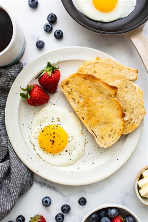 The Perfect Sunny Side Up Eggs - Fit Foodie Finds