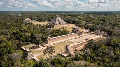 Explore Chichén Itza - Mayan Day