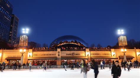 Cloud Gate - The Big Silver Bean in Chicago! Millenium Park Rink ...