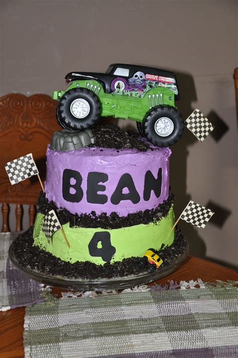 Monster Truck Cake | Monster truck cake, Cake craft, Truck cakes