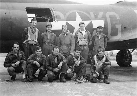 B-17 Bomber crew | World War Photos