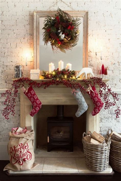 25 Stunning Christmas Fireplace Ideas To Try - Instaloverz