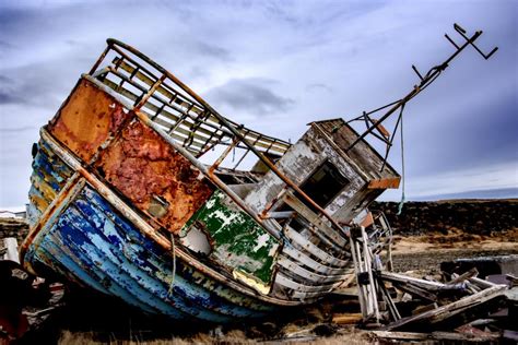 Abandoned Boat | Shutterbug