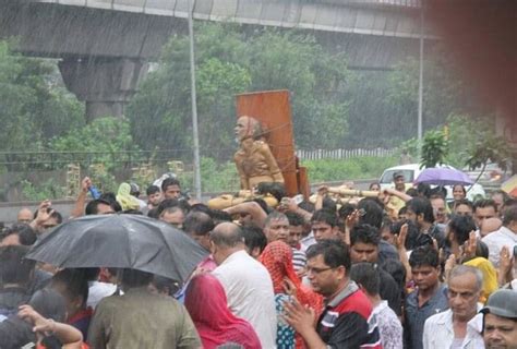 Jain Muni Tarun Sagar Last Drive In Pictures See His Last Rites - Amar ...