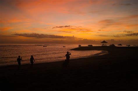 Menyaksikan Matahari Terbit di Pantai Sanur Bali | Republika Online