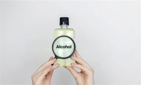 The Many Benefits of Alcohol-Free Mouthwash – RiseWell