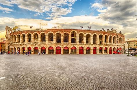 Verona Walking Tour | Riviera Bar Crawl Tours - French Riviera