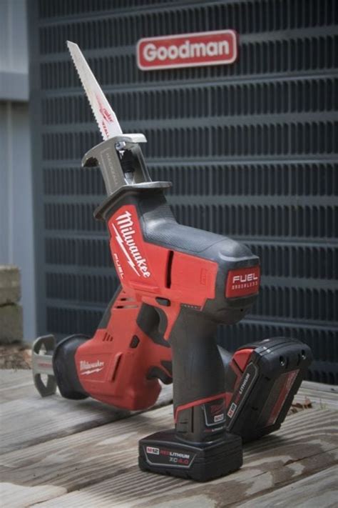 Milwaukee Brushless Hackzall M12 Recip Saw Review