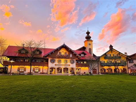 Hotels in Frankenmuth, MI | Bed & Breakfasts, Motels and Inns | Great ...