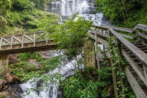 Top 7 Hikes In Georgia With Gorgeous Waterfalls