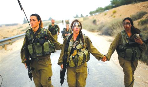 Women in combat: IDF soldiers on guard over Passover - Israel News ...