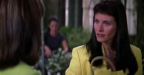 'Scream 3' trends reigniting memories of Courteney Cox's TERF bangs and ...