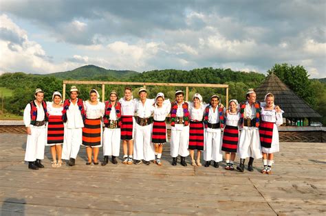 Louise Gendry – CULTURE ET TRADITIONS EN ROUMANIE – 1er-15 août 2014 ...