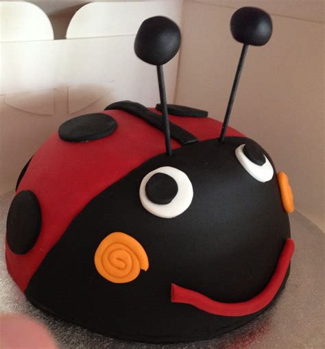 Gaston the ladybird | Ben y holly, Reposteria