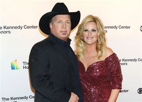 Garth Brooks And Trisha Yearwood Are Putting On A Live Holiday Concert ...