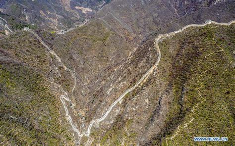 Aerial view of Great Wall in Beijing Xiangshuihu scenic area (12 ...