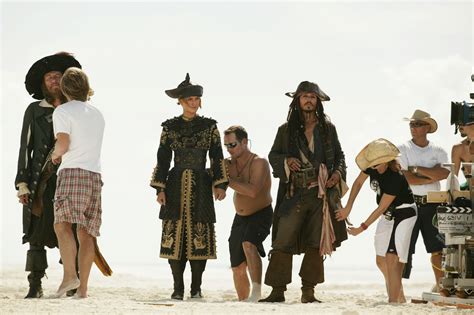 Behind the Scenes of "Pirates of the Caribbean: At World's End" (2007 ...