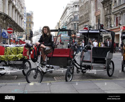 London leicester square pedicabs hi-res stock photography and images ...