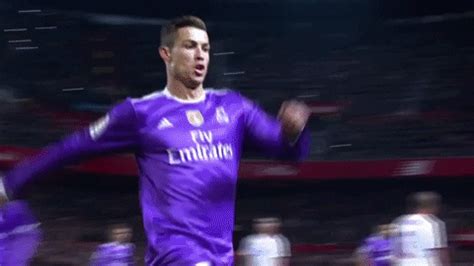 Cr7 GIFs - Find & Share on GIPHY