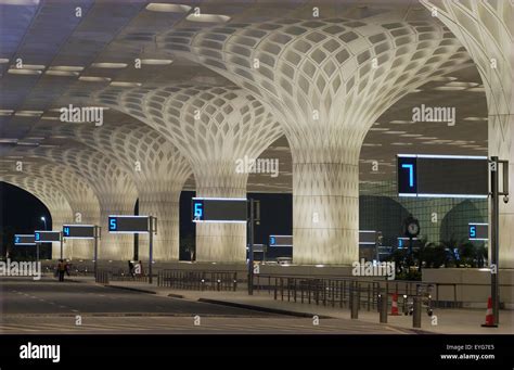 Terminal 2, Mumbai International Airport Stock Photo - Alamy