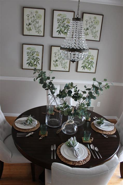 20+ Round Dining Table Centerpiece Ideas – The Urban Decor