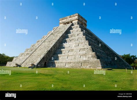 Mayan Pyramid Chichen Itza, Mexico Stock Photo - Alamy