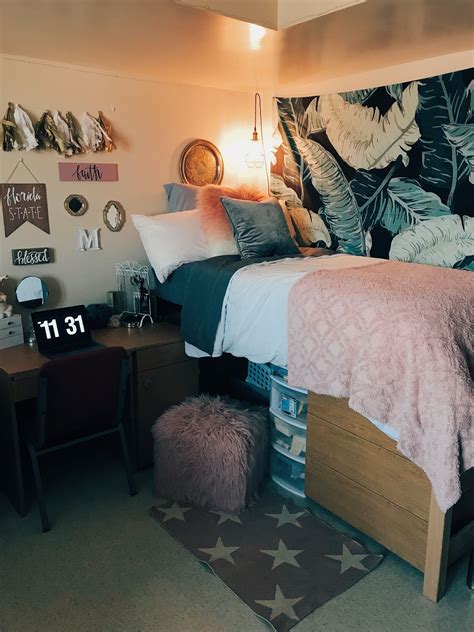 Florida State University Dorm Room | Cool dorm rooms, College dorm room ...