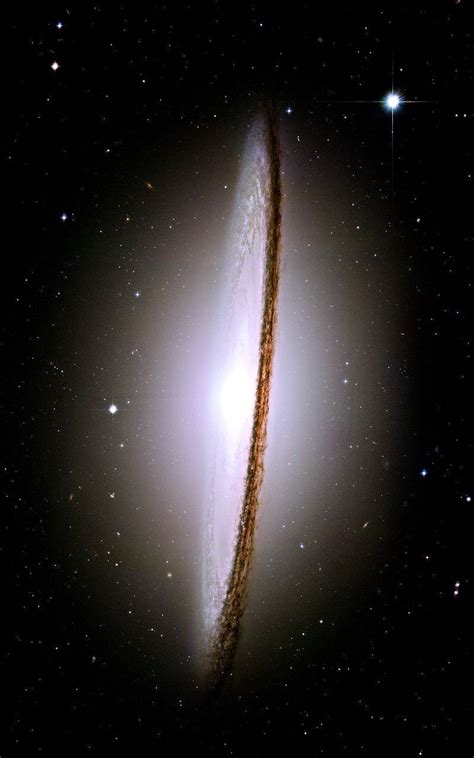 M104, Sombrero | Sombrero galaxy, Outer space, Hubble space telescope