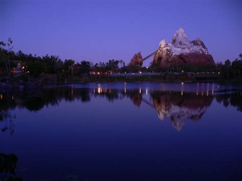 Expedition Everest at night - Photo 1 of 20