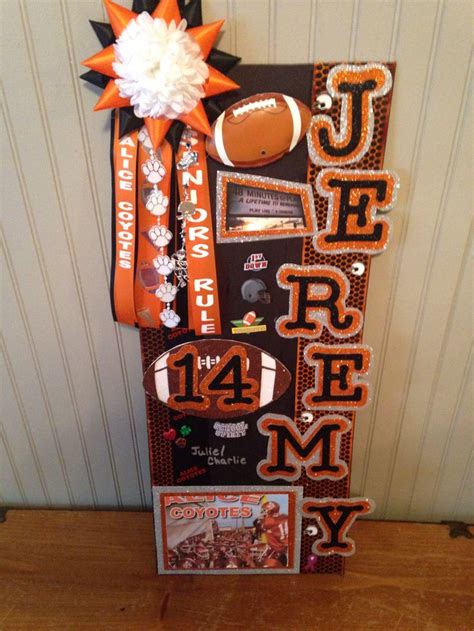 Pin by Jodie Meyers on Julie's locker decorations | Football locker ...