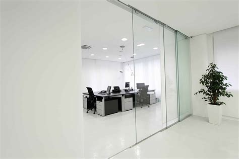 What are the Standards for Frameless Glass Door Thickness? | Glass.com