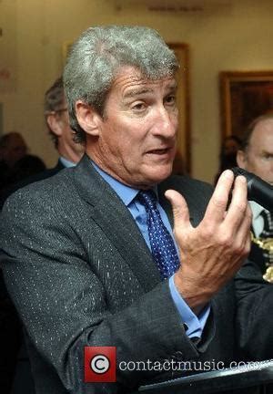 Jeremy Paxman Has A Large Beard. You Need To Know This. | Contactmusic.com