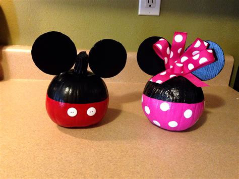 My painted Mickey and Minnie Mouse pumpkins! The trick to making these ...